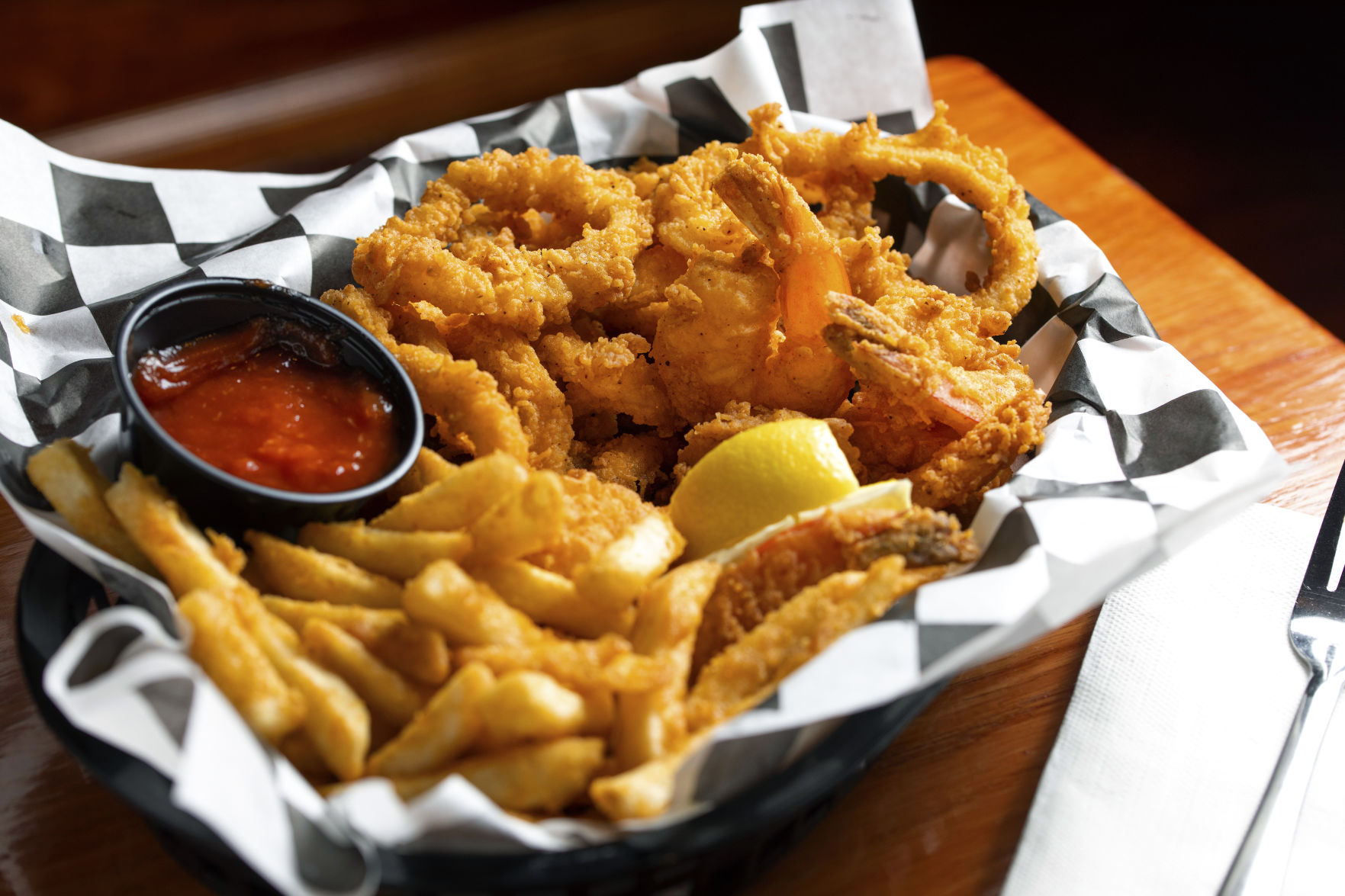 Calamari shrimp and cajun fries.jpg